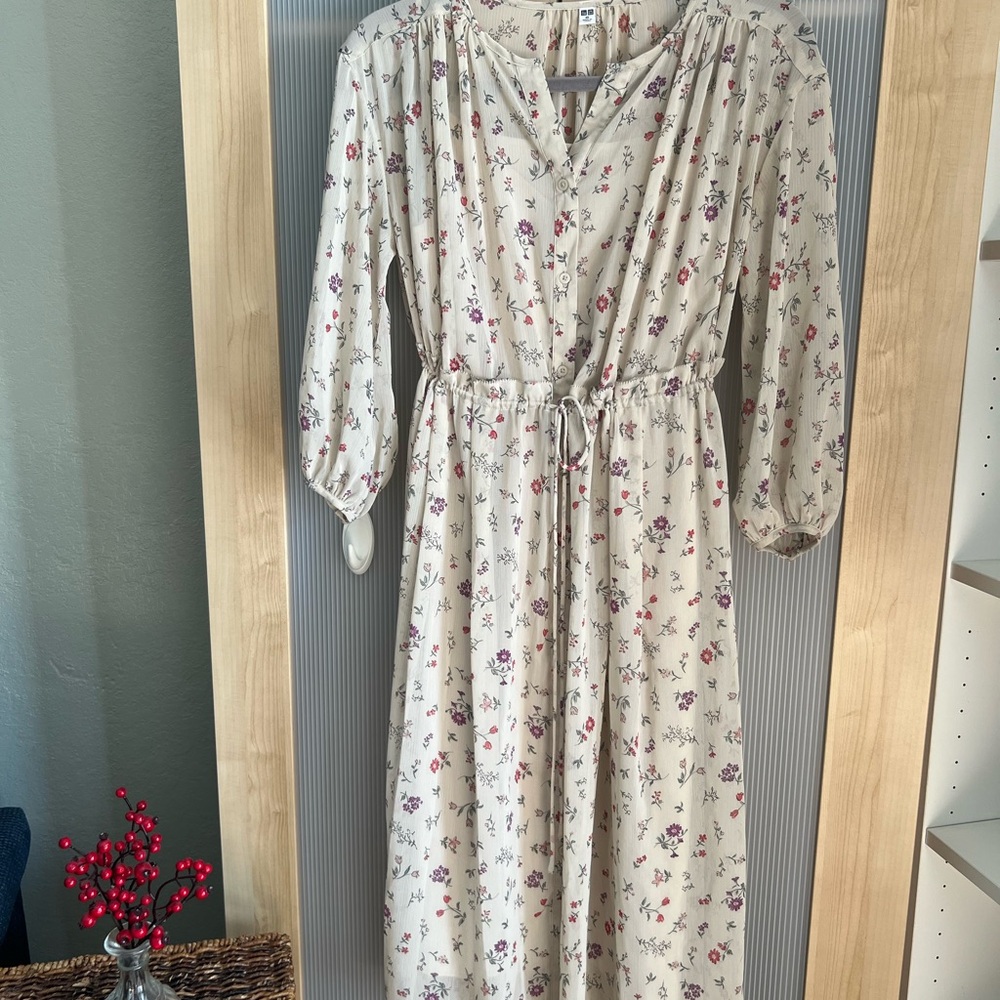Uniqlo Cream and White V-Neck Sundress with Bishop Sleeves